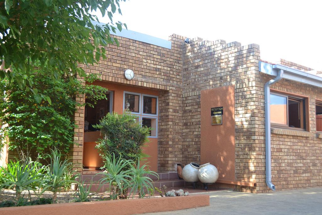 Boga Legaba Guest House & Conference Centre Mafikeng Esterno foto