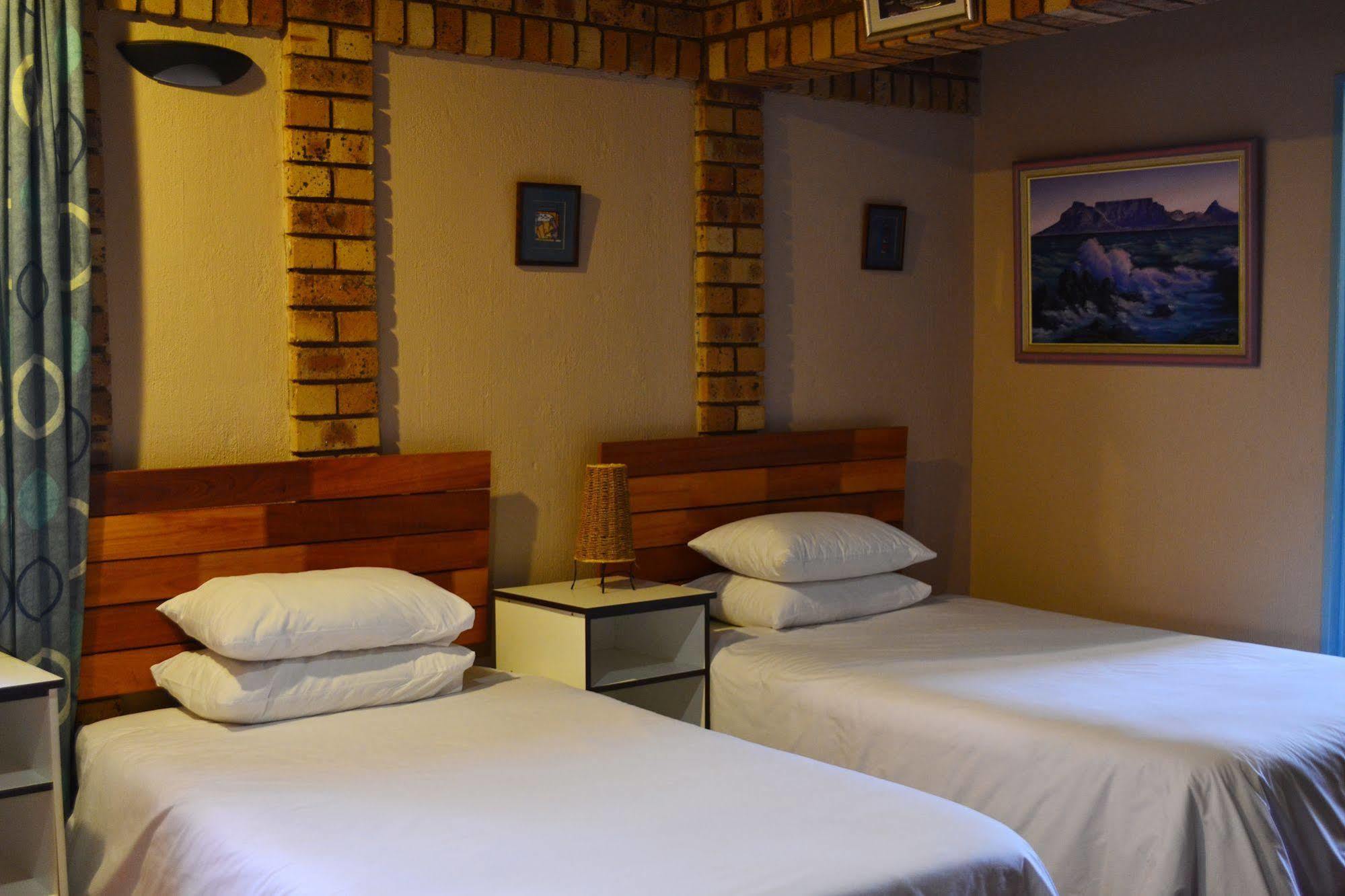 Boga Legaba Guest House & Conference Centre Mafikeng Esterno foto